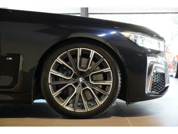 BMW 750 - 7