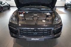 PORSCHE Cayenne S | InnoDrive | Pano | Matrix | AHK PORSCHE Cayenne S | InnoDrive | Pano | Matrix | AHK