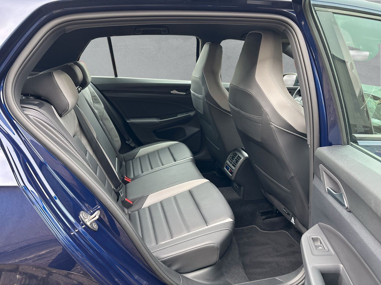 Fahrzeugabbildung Volkswagen Golf GTE 1.4 eHybrid DSG AHK RFK App-Connect