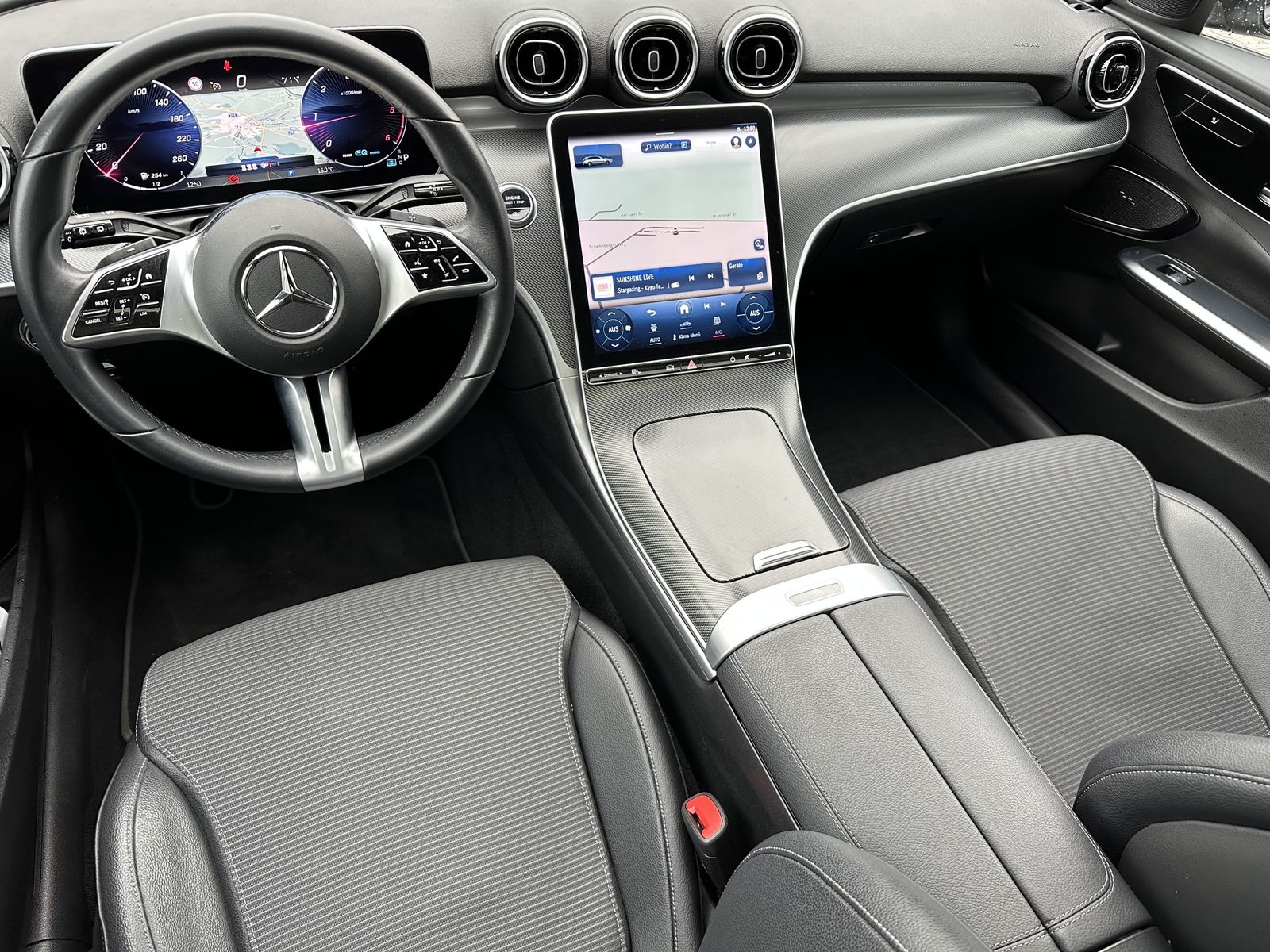 Fahrzeugabbildung Mercedes-Benz C 220d T Avantgarde NAV+LED+AHK+KAM+PANO+V-COCK