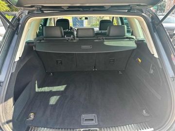 Volkswagen Touareg - 12