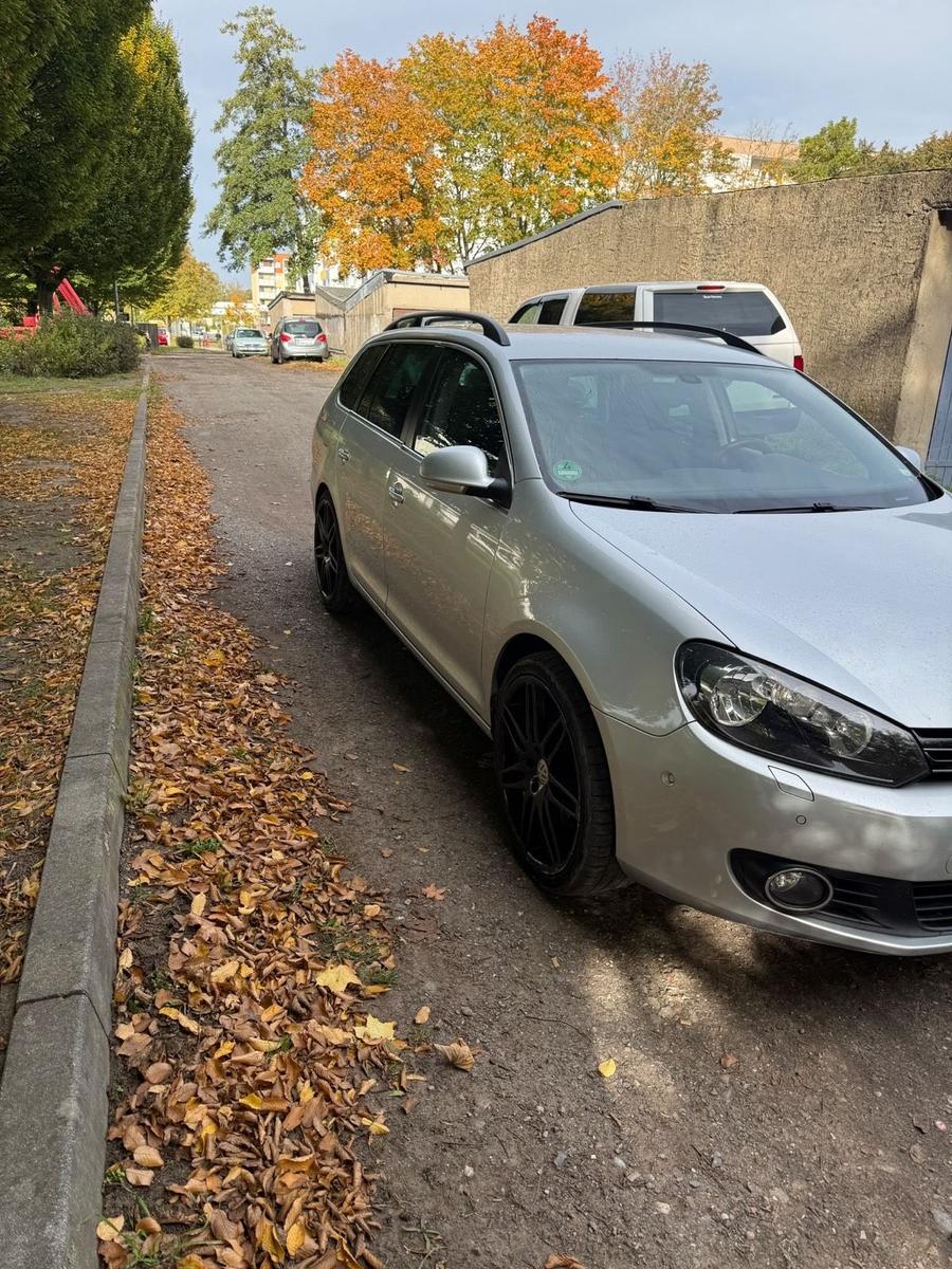 Volkswagen Golf 2011 — двигун 160 HP (118kW)