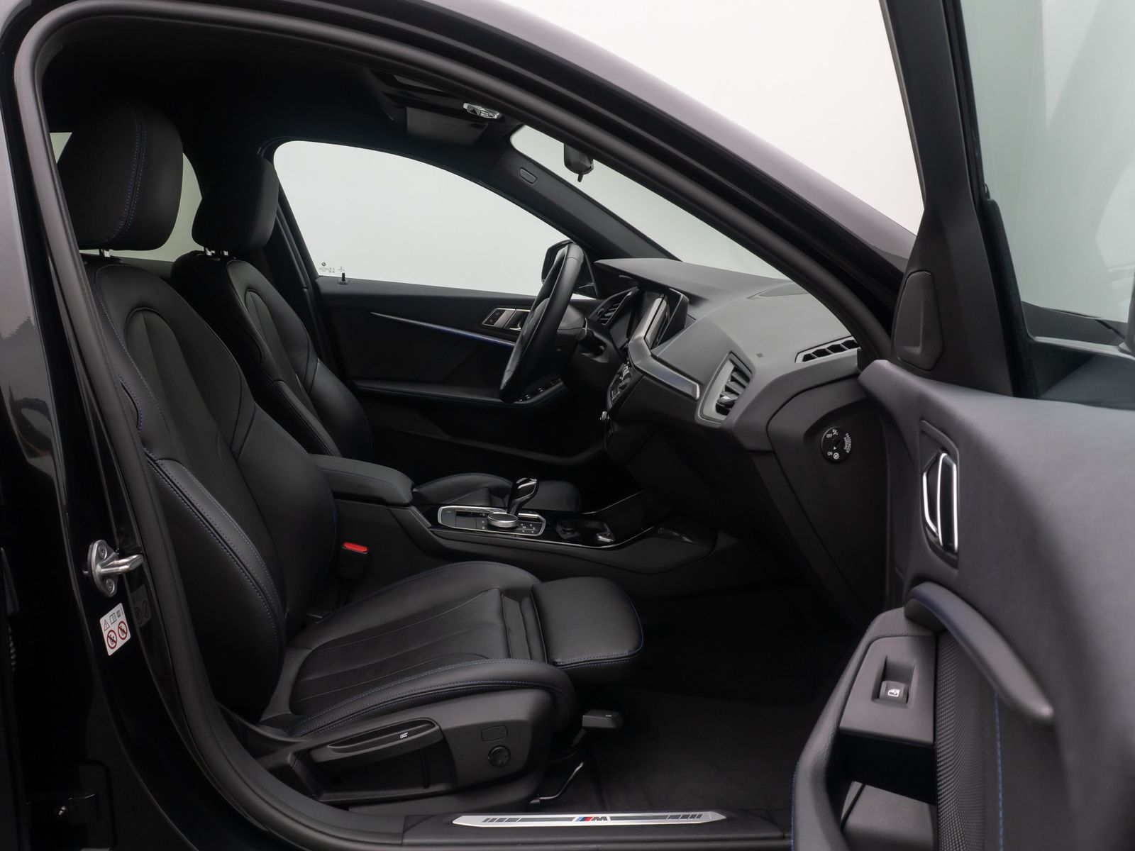 Fahrzeugabbildung BMW 120i M Sport HiFi Fernlich DAB Lenkradhzg 18Zoll