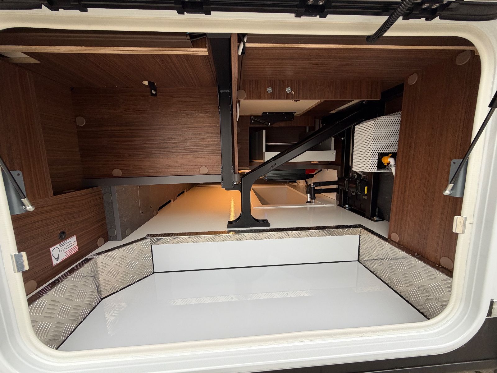 Fahrzeugabbildung Carthago chic c-line 4.9 LE MJ26 Cortina