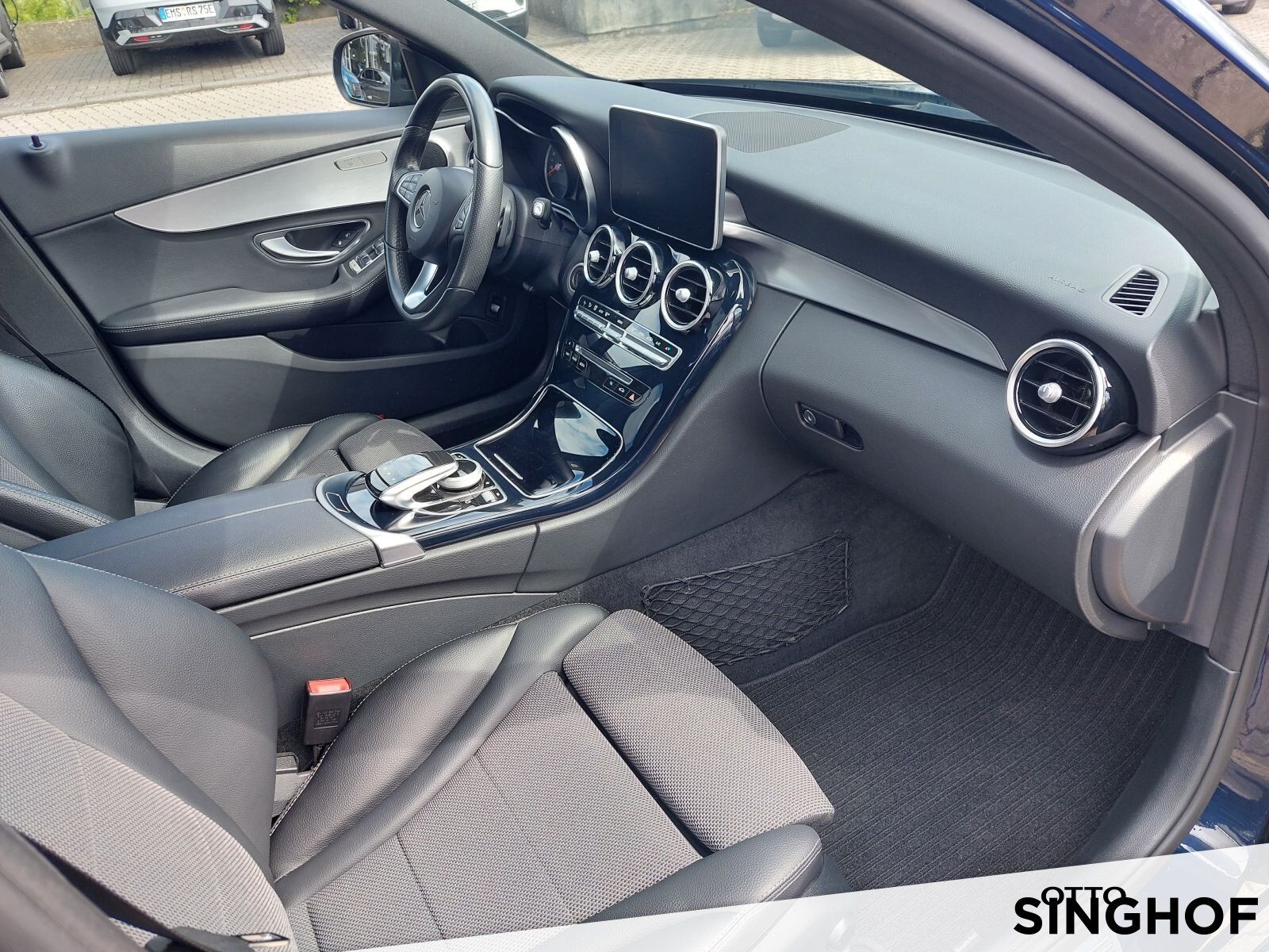 Fahrzeugabbildung Mercedes-Benz C 200 Avantgarde +4matic+LED+Night+R-Kamera+SHD+