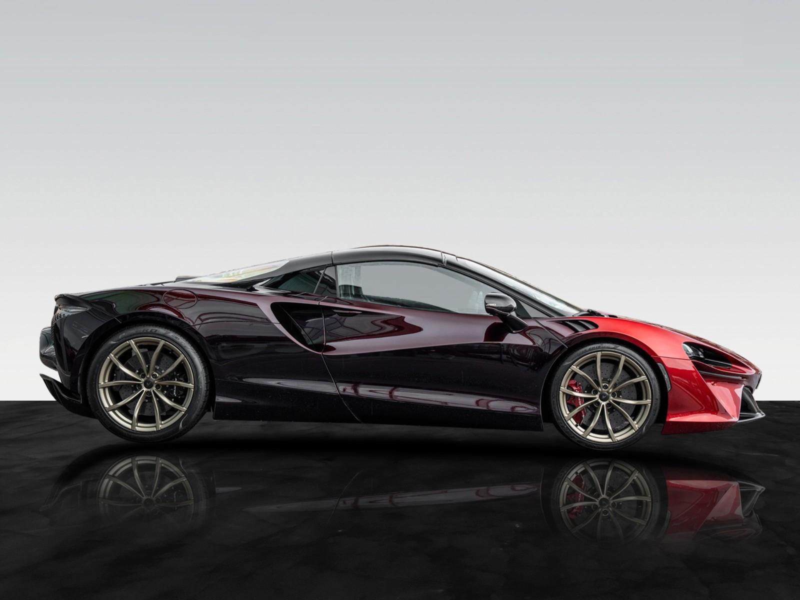 McLaren Artura Spider | MSO Velocity Colour Transform
