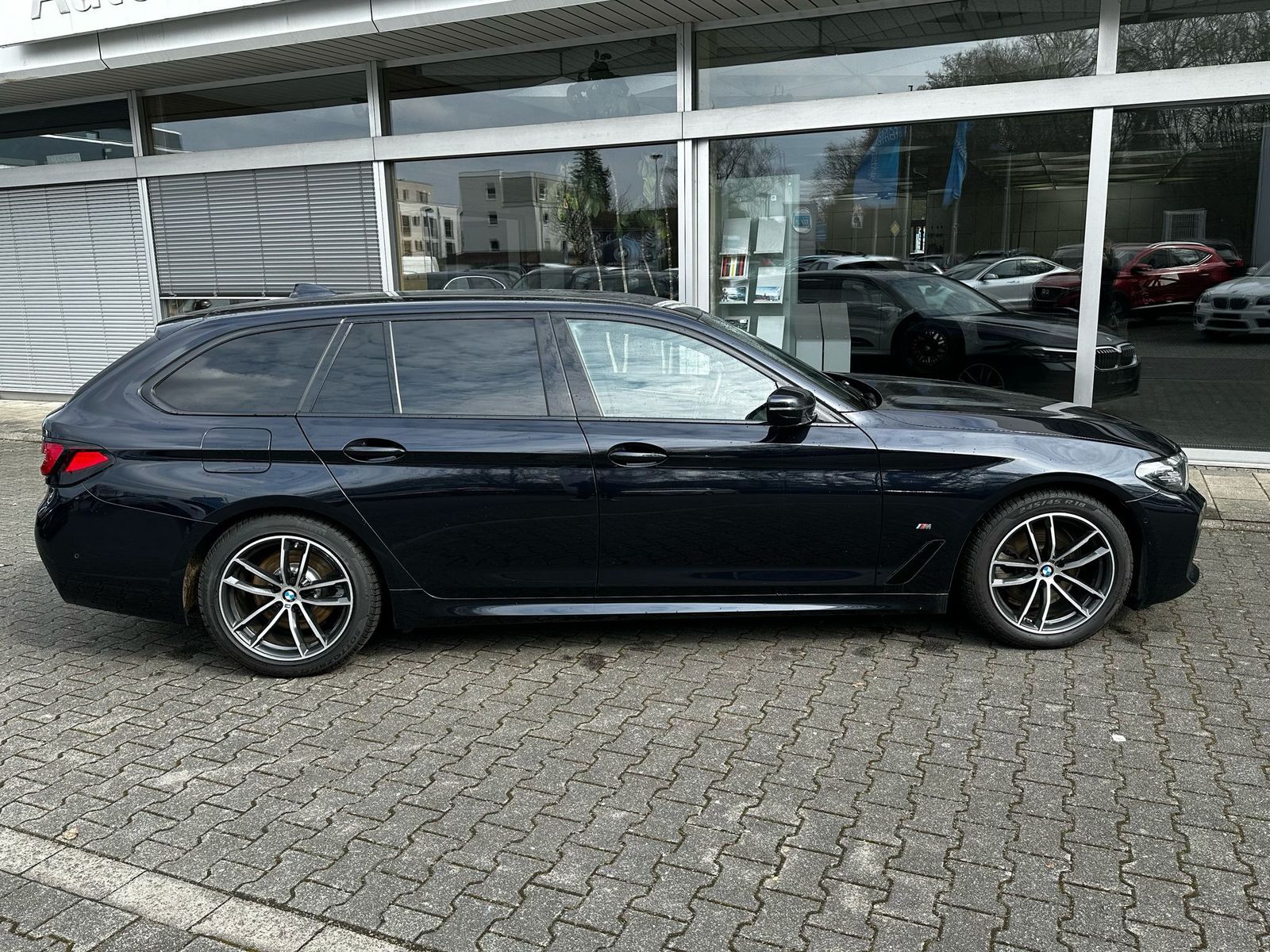 Fahrzeugabbildung BMW 520d Aut To Sport Aut M PAKET+SHADOW+VIRTU+PROF+