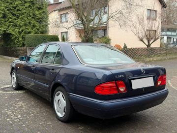 Mercedes E 320 - 3