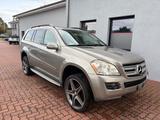 Mercedes-Benz GL 450 4Matic/22" AMG/Luft/7-Sitzer/TV - mit Benzin-Antrieb: Silber, Tv