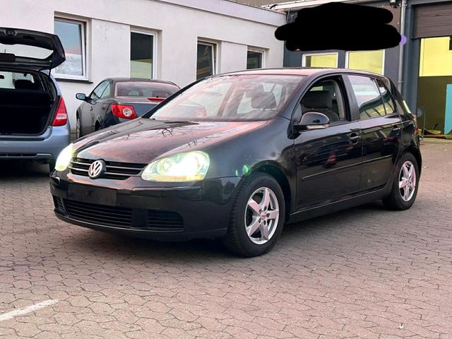 Volkswagen Vw golf 5 1,6 TÜV NEU