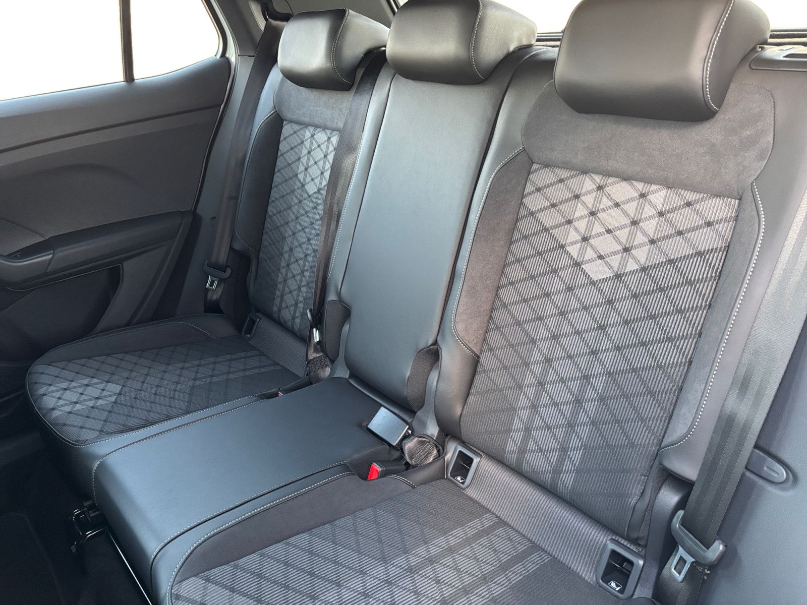 Volkswagen T-Cross - Bild 11