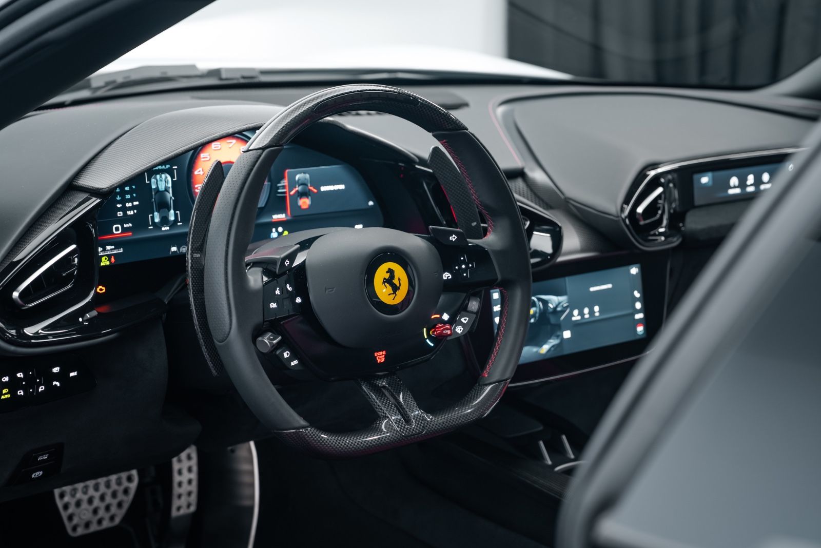 Fahrzeugabbildung Ferrari 12Cilindri LIFT/CARBON/RACING SEATS/PASS DISPLAY