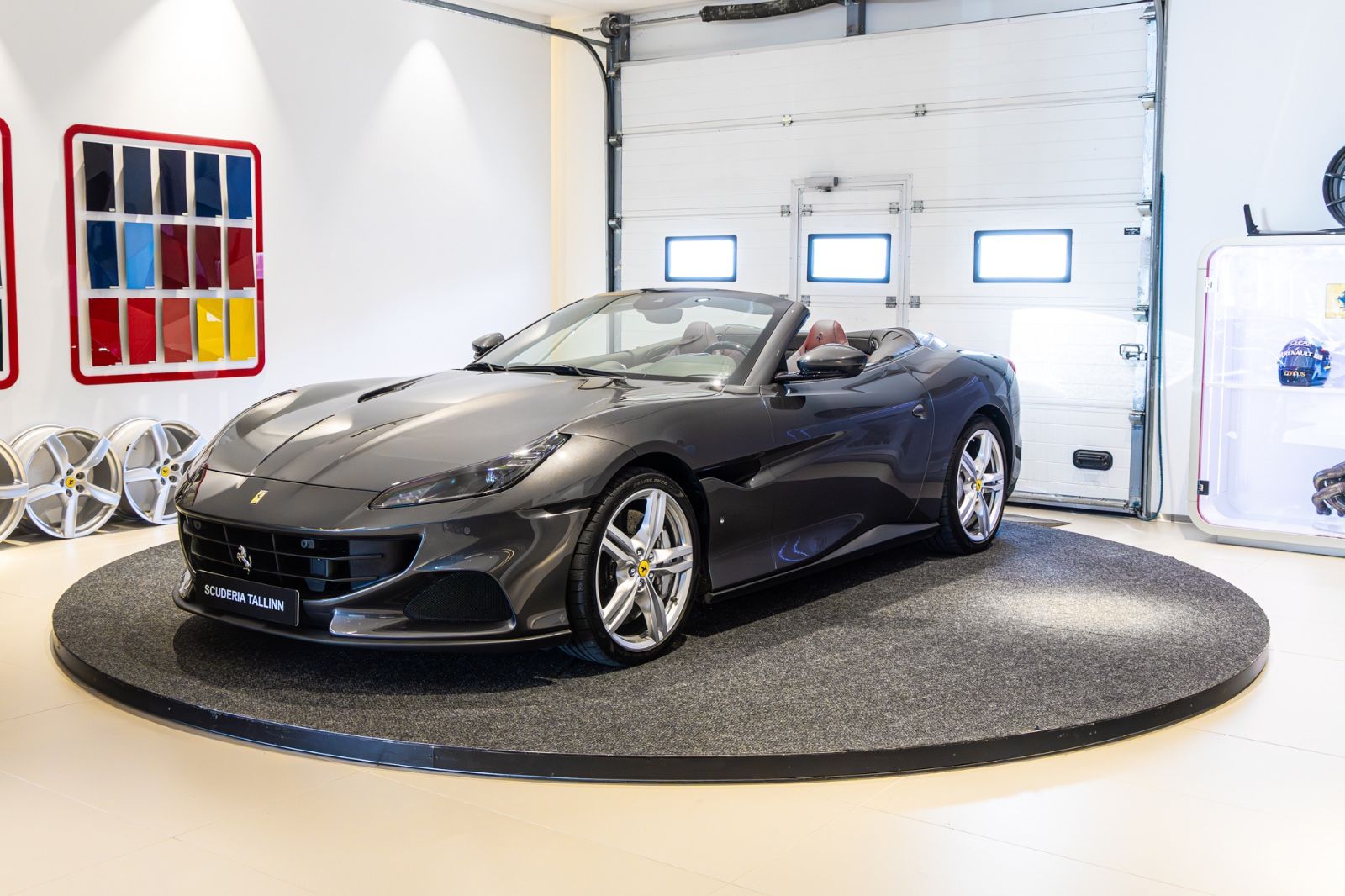 FERRARI Portofino