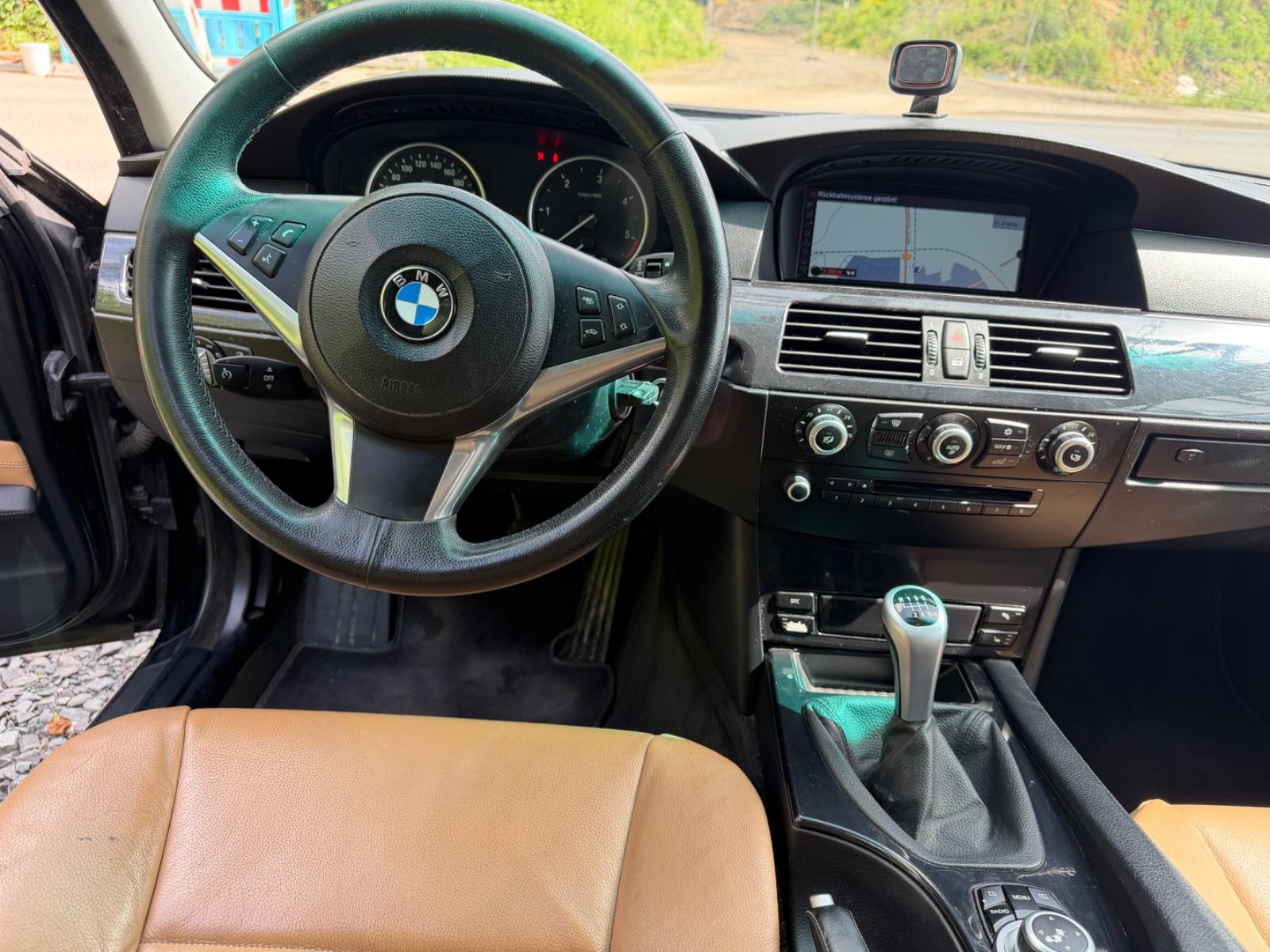 BMW 520 2010 — photo 10