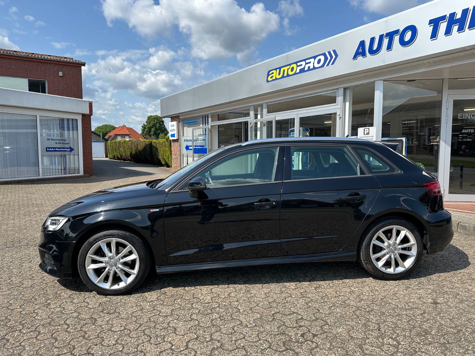 Fahrzeugabbildung Audi A3 2.0 TDI Sportback S line S tronic Navi/BiXeno