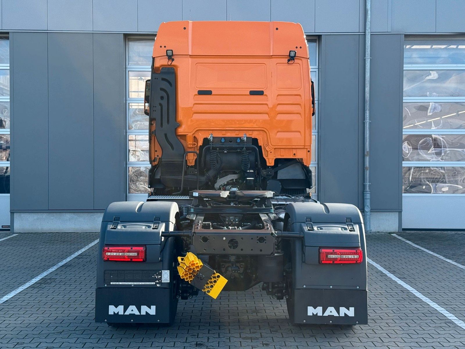 Fahrzeugabbildung MAN TGX 18.520 4x2H BL Kommunal Hydr.  Winterdienst