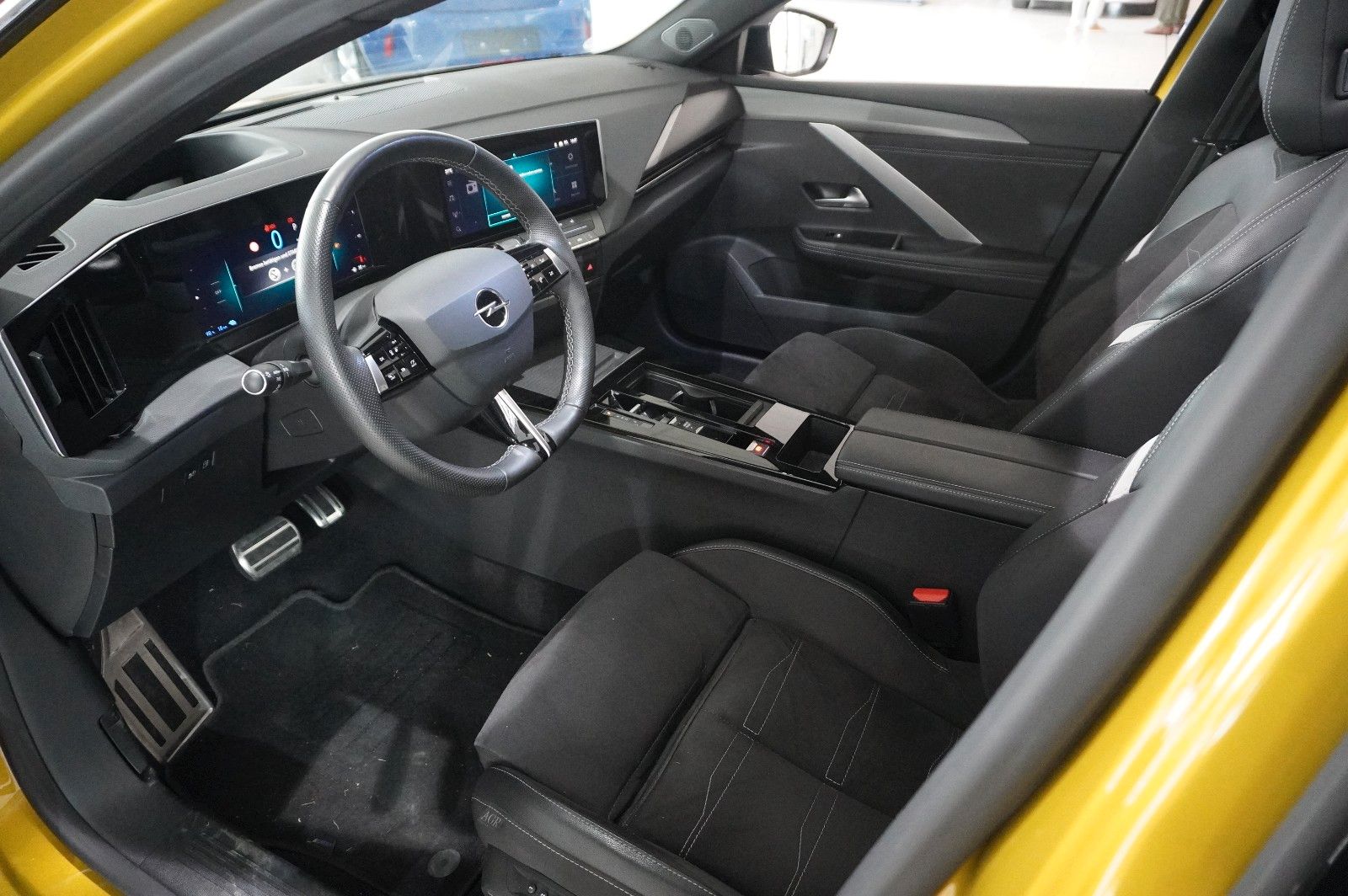 Fahrzeugabbildung Opel Astra L Lim. 1.6 HYBRID ULTIMATE NAVI/360°/HUD