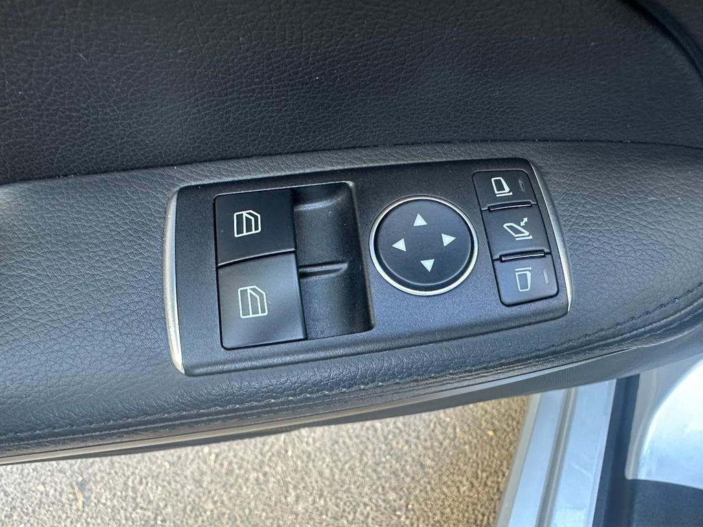 Mercedes-Benz SLK 300