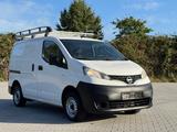 Nissan NV200 mit Dachgepäckträger HU 12/26  - Nissan NV200 aus 2013