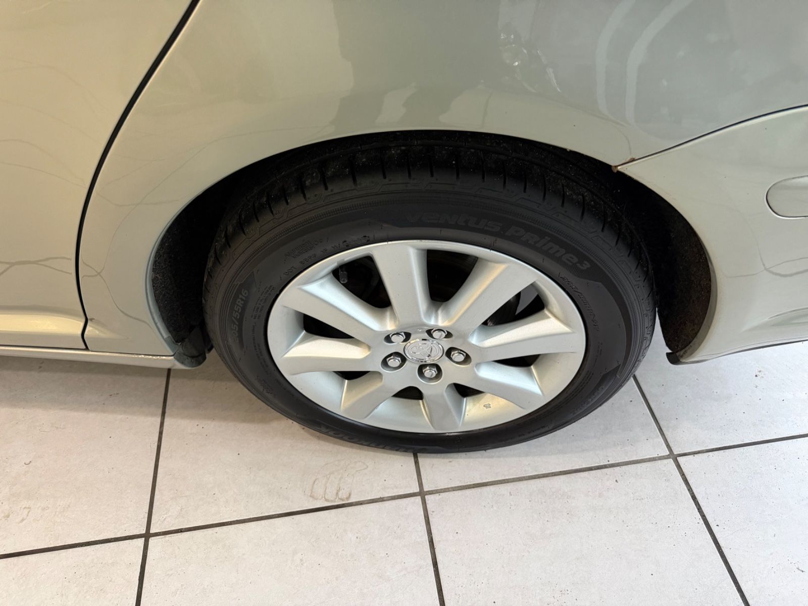 Fahrzeugabbildung Toyota Avensis 1.8 Executive Liftback