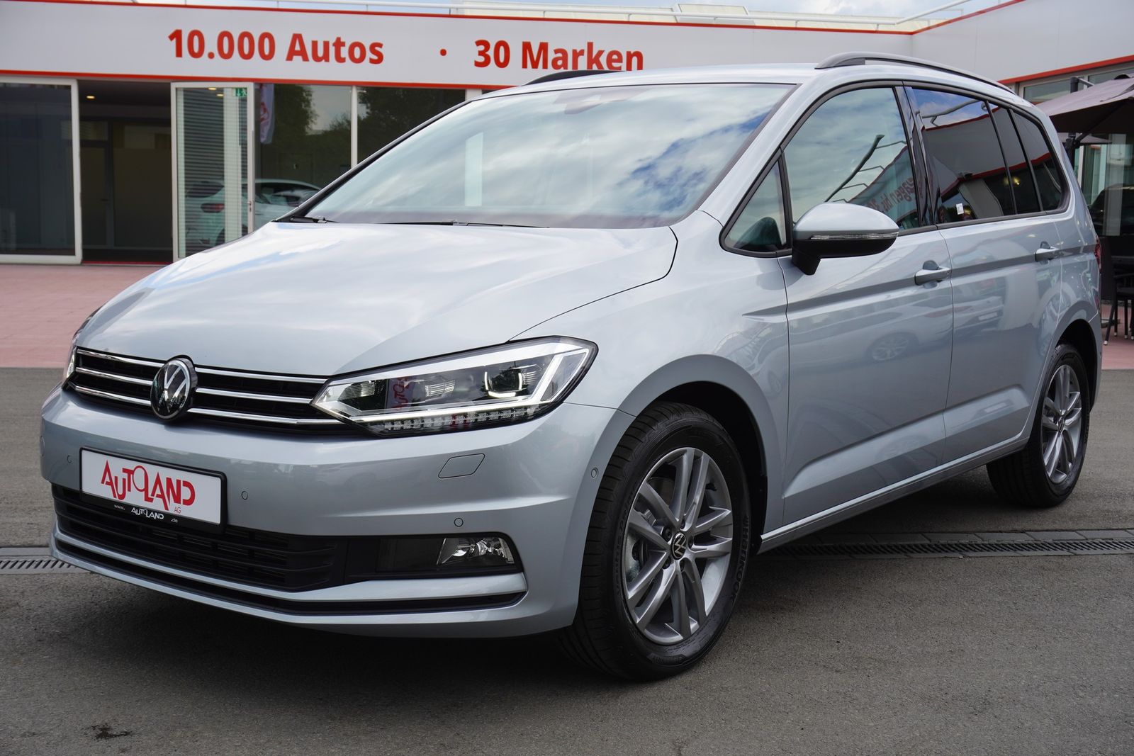 Volkswagen Touran 1.5 TSI DSG Matrix ACC Kamera AHK