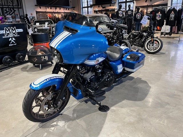 Fahrzeugabbildung Harley-Davidson FLHXST*FAST JOHNNIE*ÖHLINS*STREET GLIDE ST*117