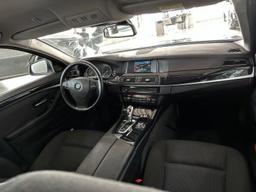 Fahrzeugabbildung BMW 525d AHK H/K Kamera Navi Sitzheizung M Sport