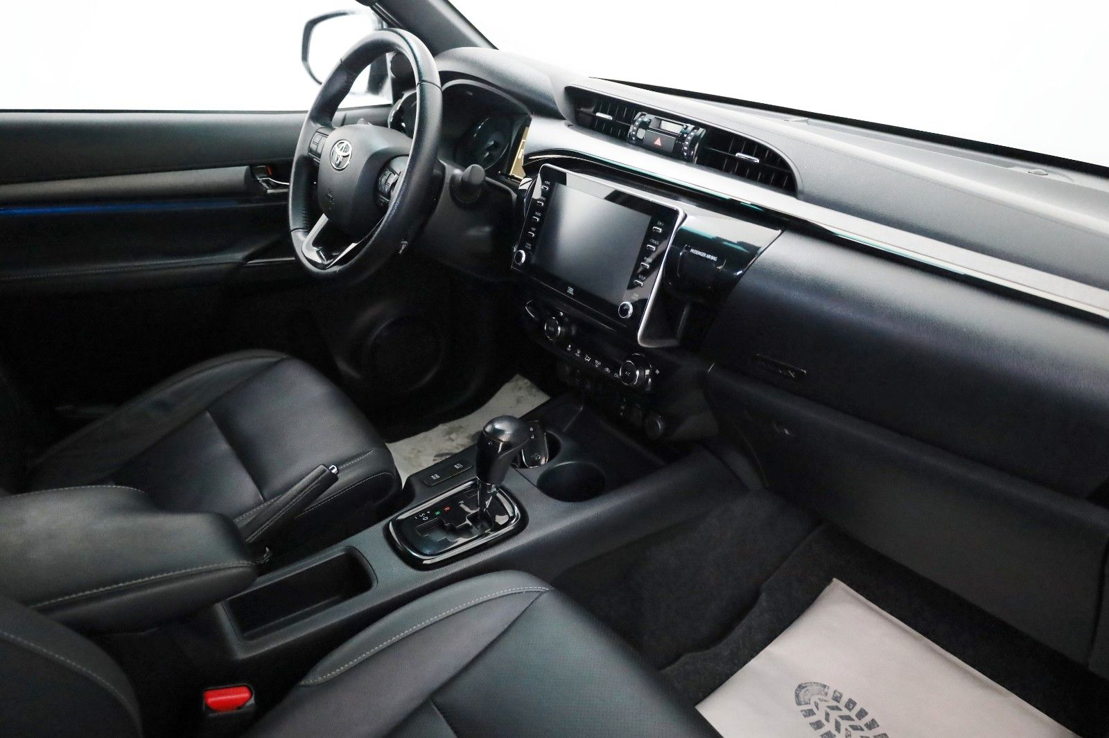 Fahrzeugabbildung Toyota Hilux 2.8 D-4D Invincible 4WD, ACC,JBL Sound,AHK