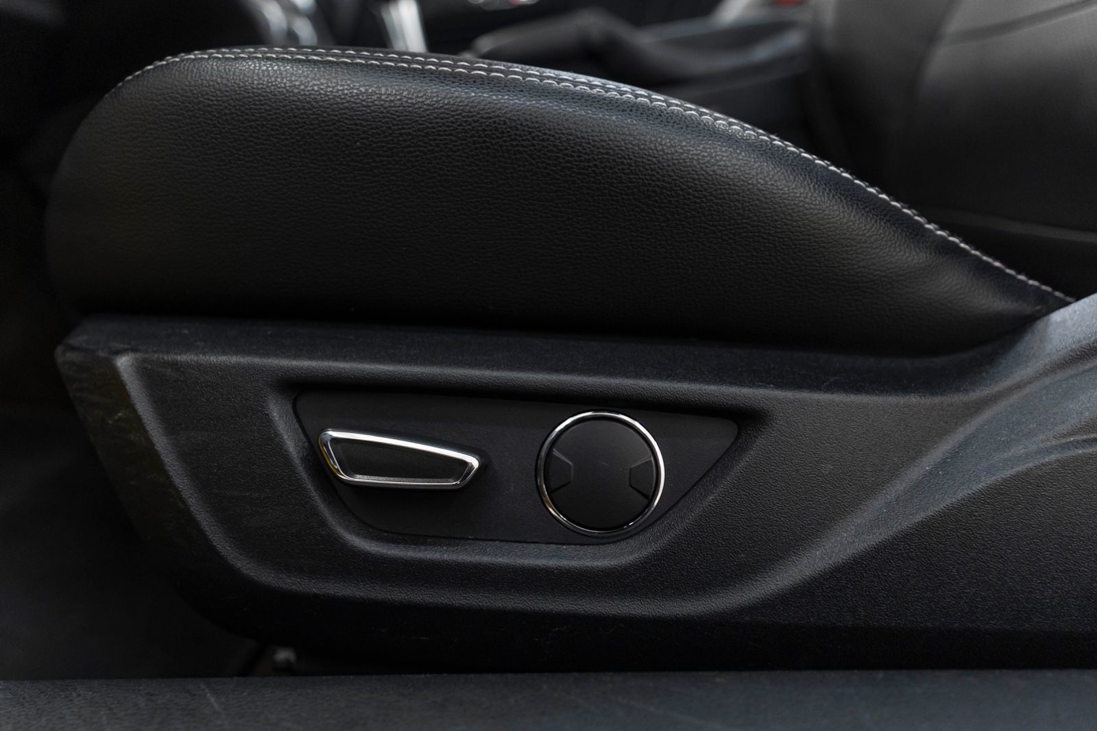 Fahrzeugabbildung Ford Mustang GT 5.0L KABRIO LPG KAM LEDER SHZ/SZK