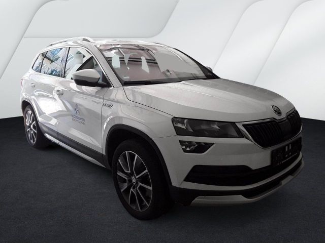 Skoda Karoq Scout 4x4*18Zoll*NAVI*Sitzhzg*Metallic*1.H