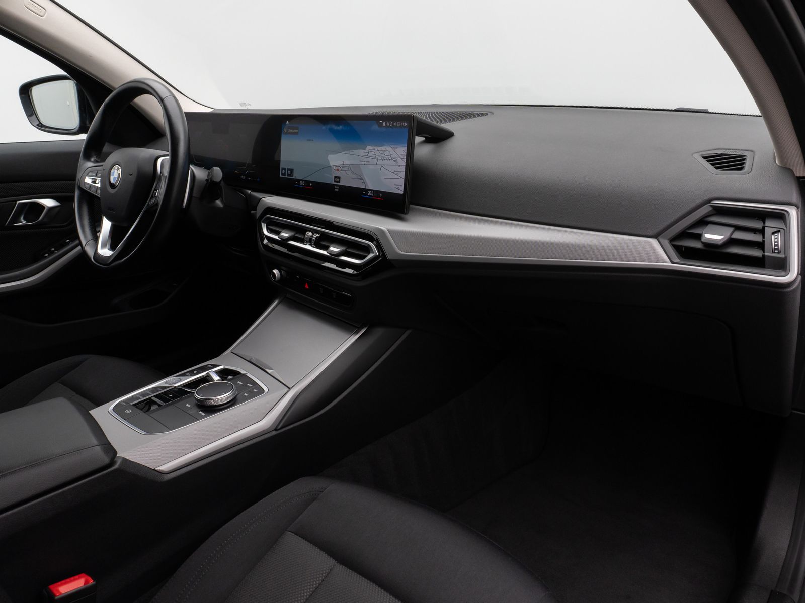 Fahrzeugabbildung BMW 318i DAB CockPit+ PDC Geschwindigkeitsreg LED