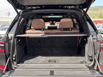 BMW X7 - 7