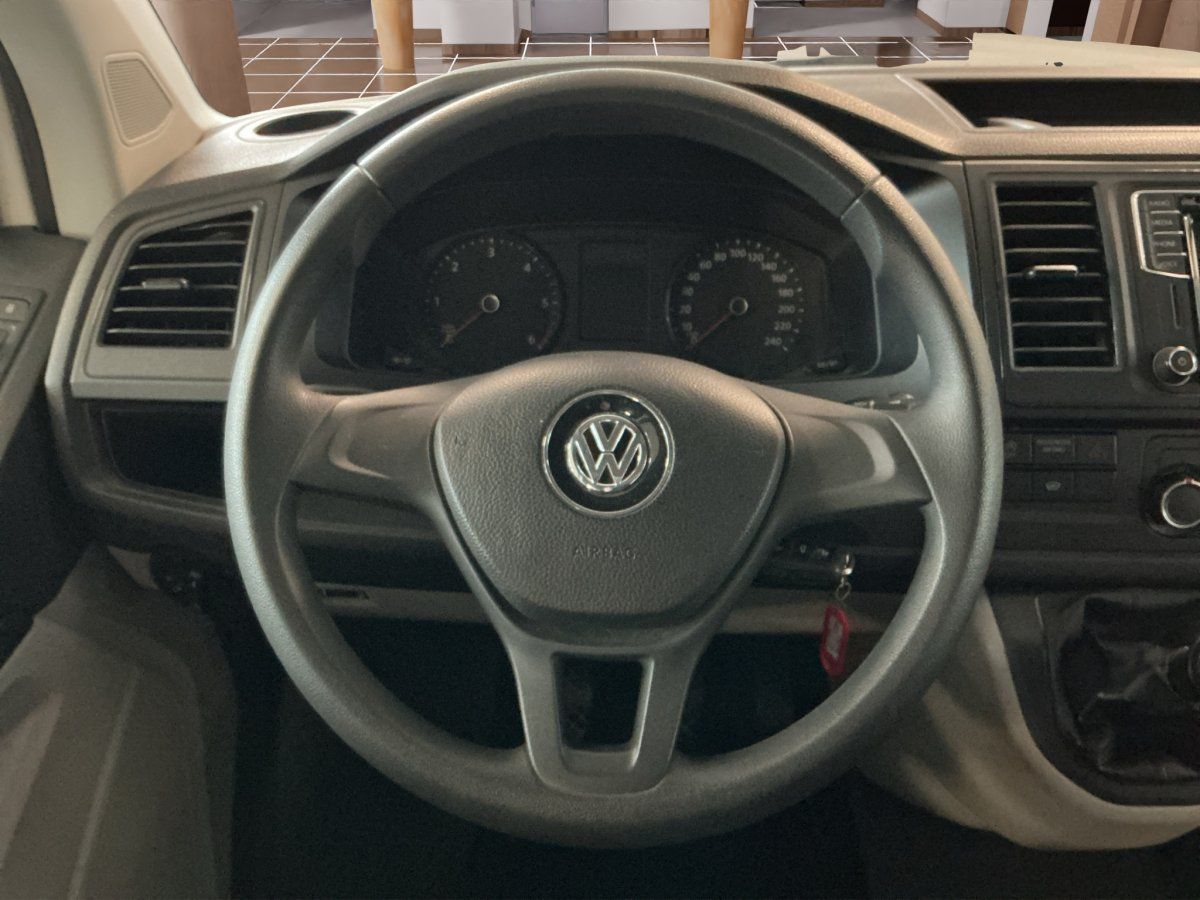 Fahrzeugabbildung Volkswagen T6 Kombi 2.0 TDI Klima AHK ParkPilot