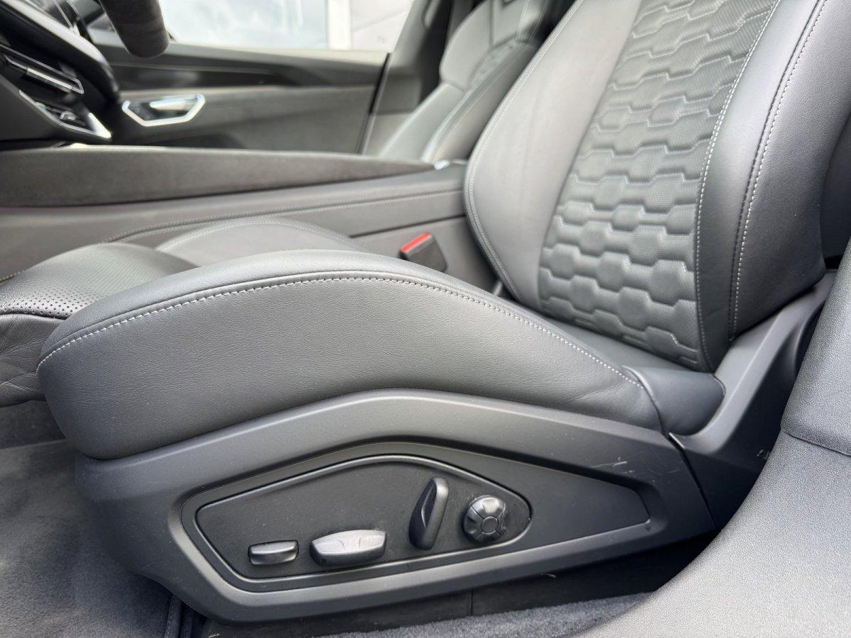 Audi e-tron RS GT quattro Carbon Top-View Headup 21Zo