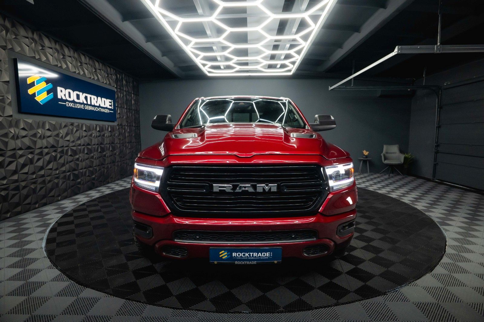 Fahrzeugabbildung Dodge RAM 5.7 V8 HEMI 4x4 OFFROAD Night LARAMIE 19%