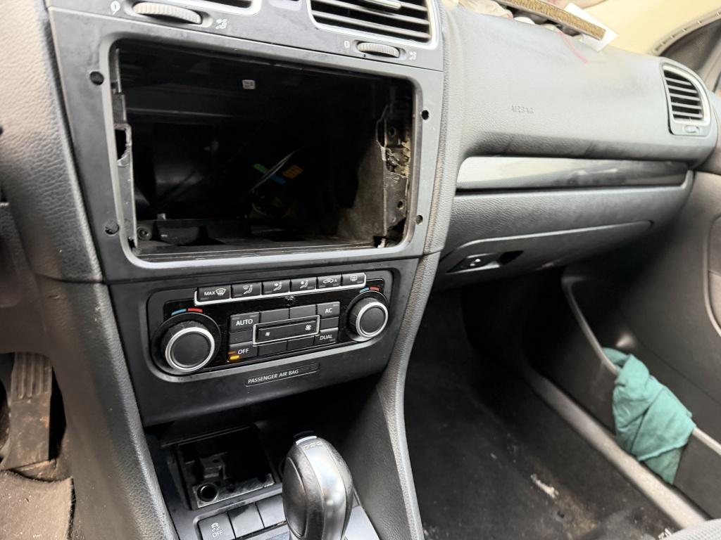 Volkswagen Golf 2012 — photo 8
