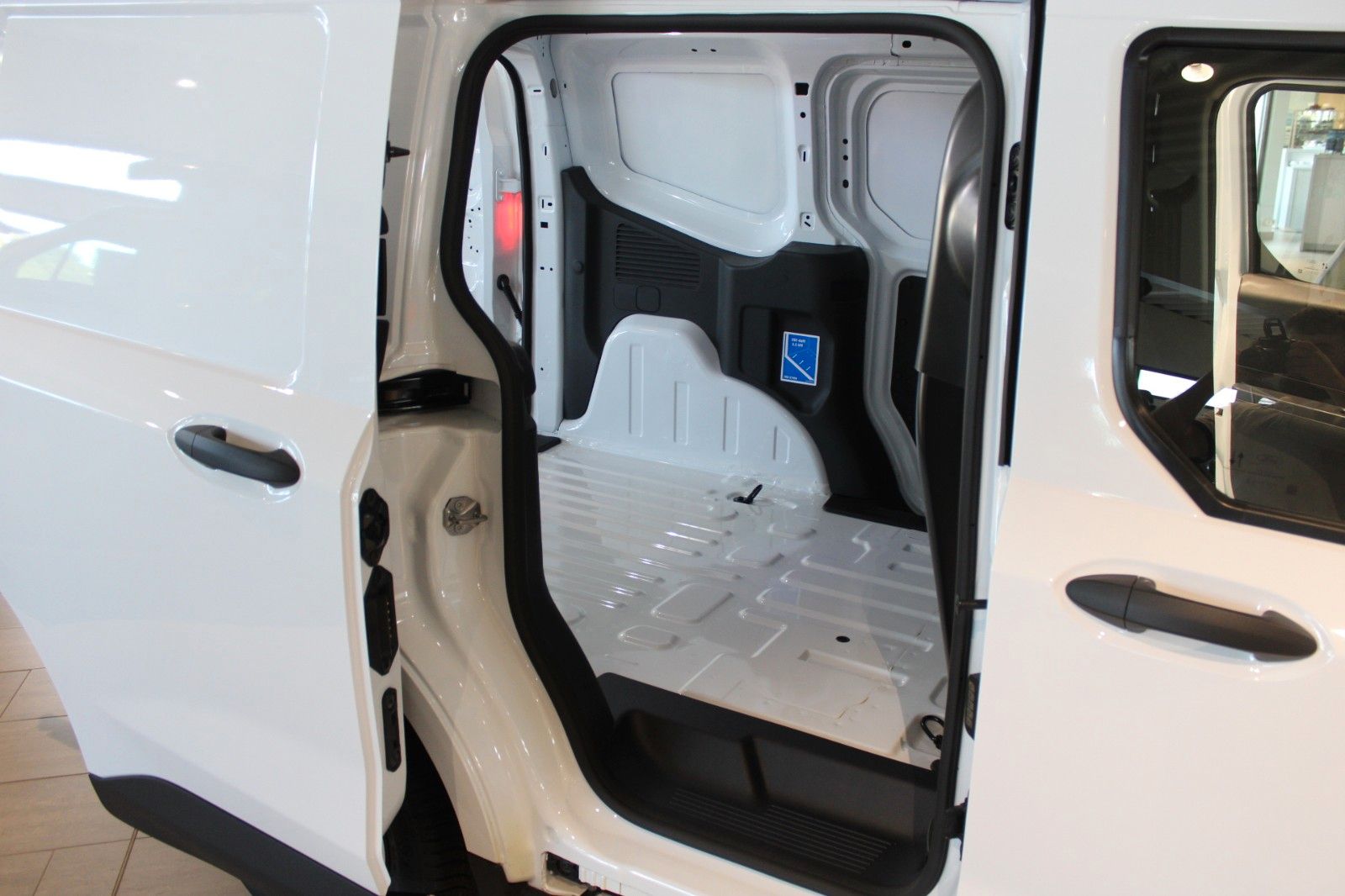 Fahrzeugabbildung Ford Transit Courier TREND Kasten KLIMA WinterPaket2