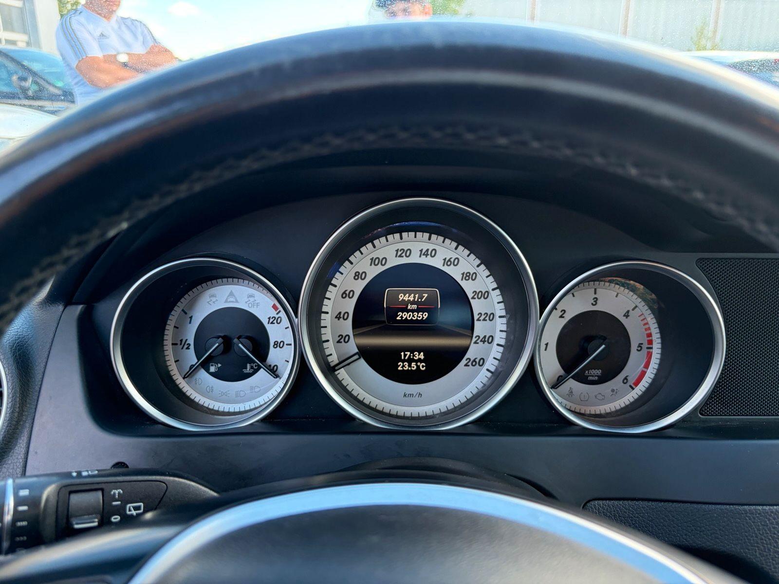 Mercedes-Benz C250 2013 — photo 9