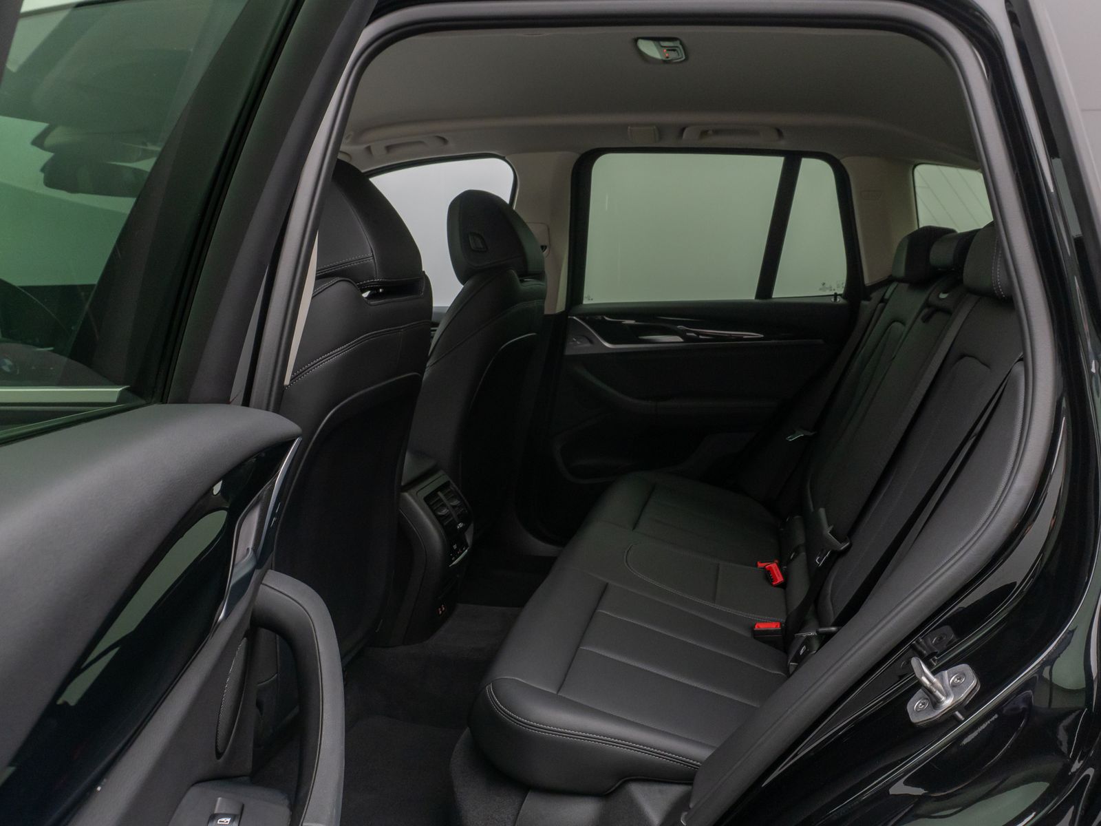 Fahrzeugabbildung BMW X3 xD30i Kamera DAB HiFi WLAN Leder Sport 19Zoll