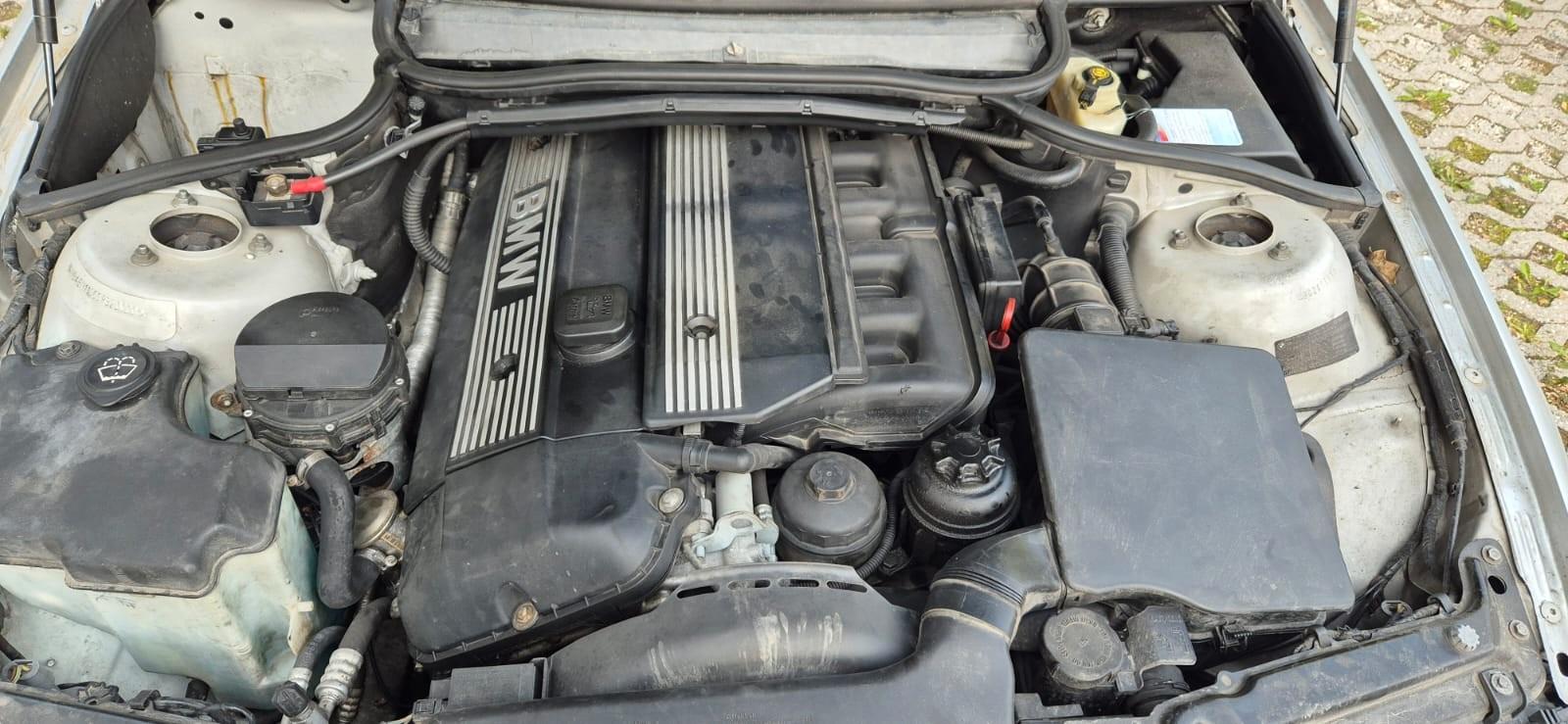 BMW 320 2004 — photo 5