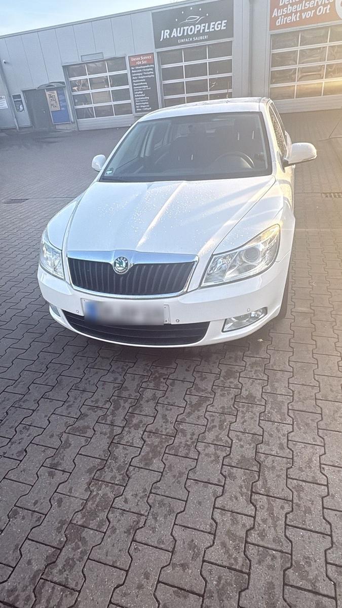Skoda Octavia 2011 — photo 13
