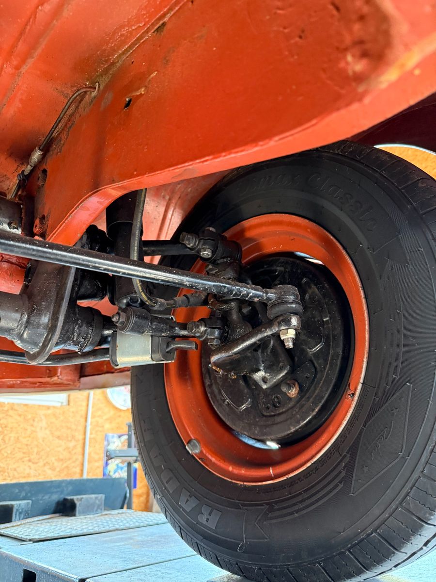 Fahrzeugabbildung Volkswagen T1 Samba 9-Sitzer Faltdach mit Panoramafenstern
