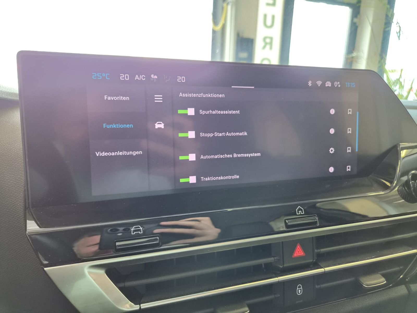 Fahrzeugabbildung Citroën C4 Lim. Plus / LED / NAVI / KAMERA / Sitzhz.