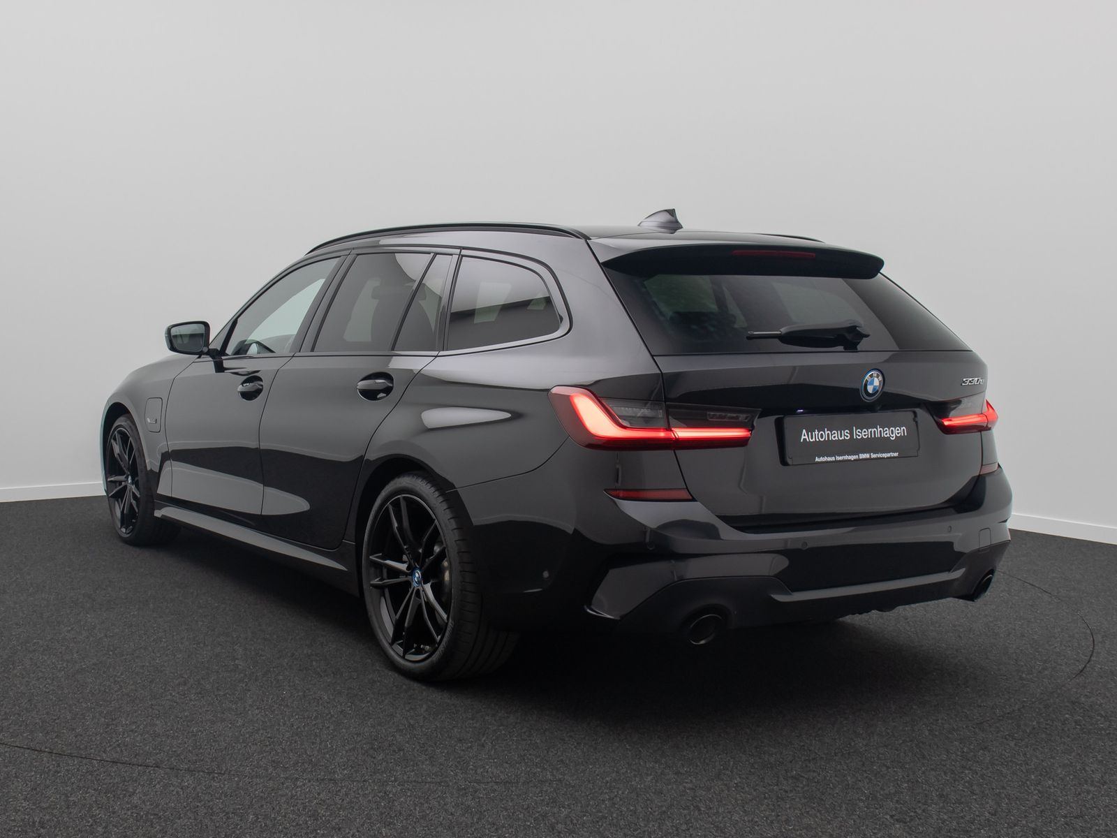 Fahrzeugabbildung BMW 330e M Sport DAB Laser HUD AHK Kamera Panorama