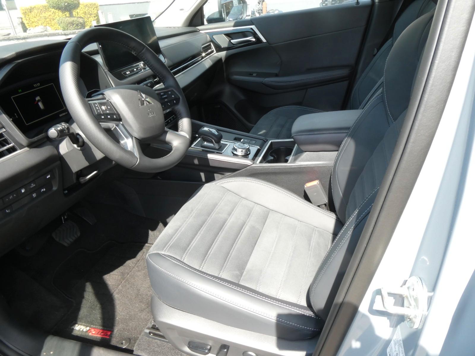 Mitsubishi Outlander 2.4 PHEV 4WD Intro