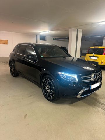 MERCEDES-BENZ GLC 250 d 4MATIC Autom.Pano.Burmester.Exclusive