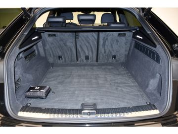 Audi Q8 - 12