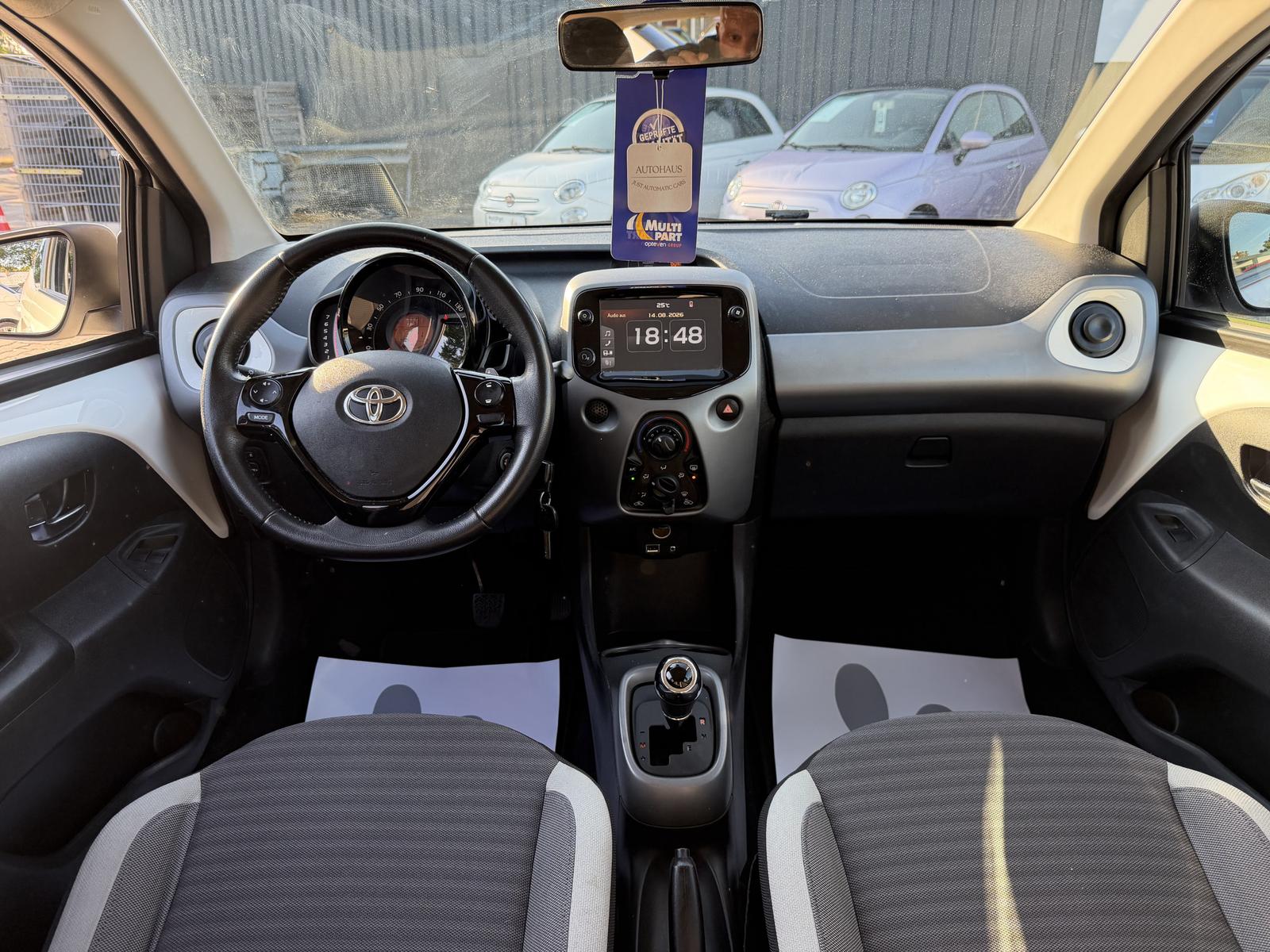 Toyota AYGO TEAM-D/KAMERA/KLIMA/AUTOMATIK/62TKM/1.HD