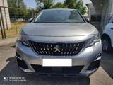 Peugeot PEUGEOT 3008 BlueHDi 130 S&S EAT8 Business - silberne Peugeot 3008