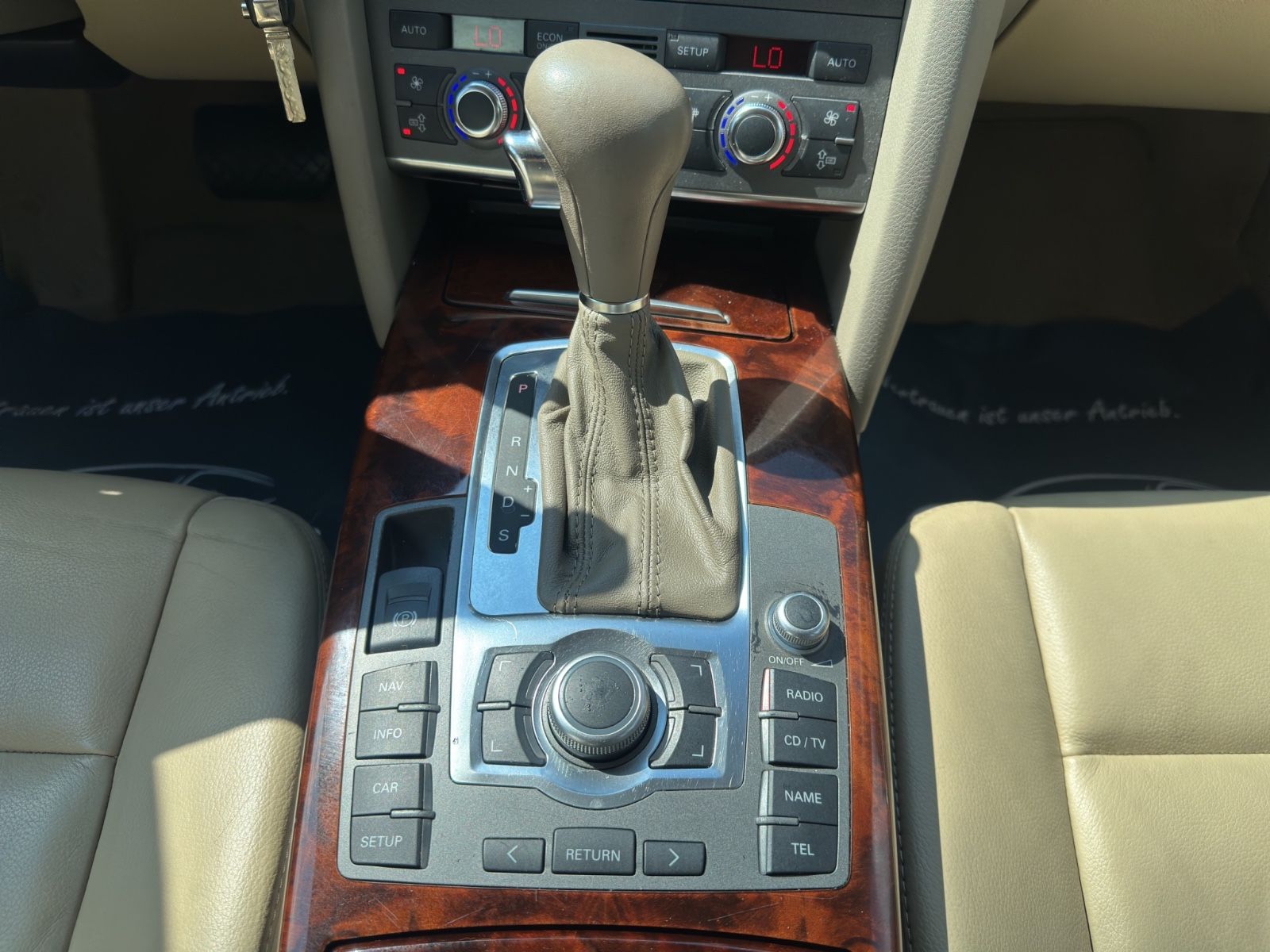 Fahrzeugabbildung Audi A6 Lim. 2.4/II.HAND/Navi/Leder/AHK/SHZ/Tempomat